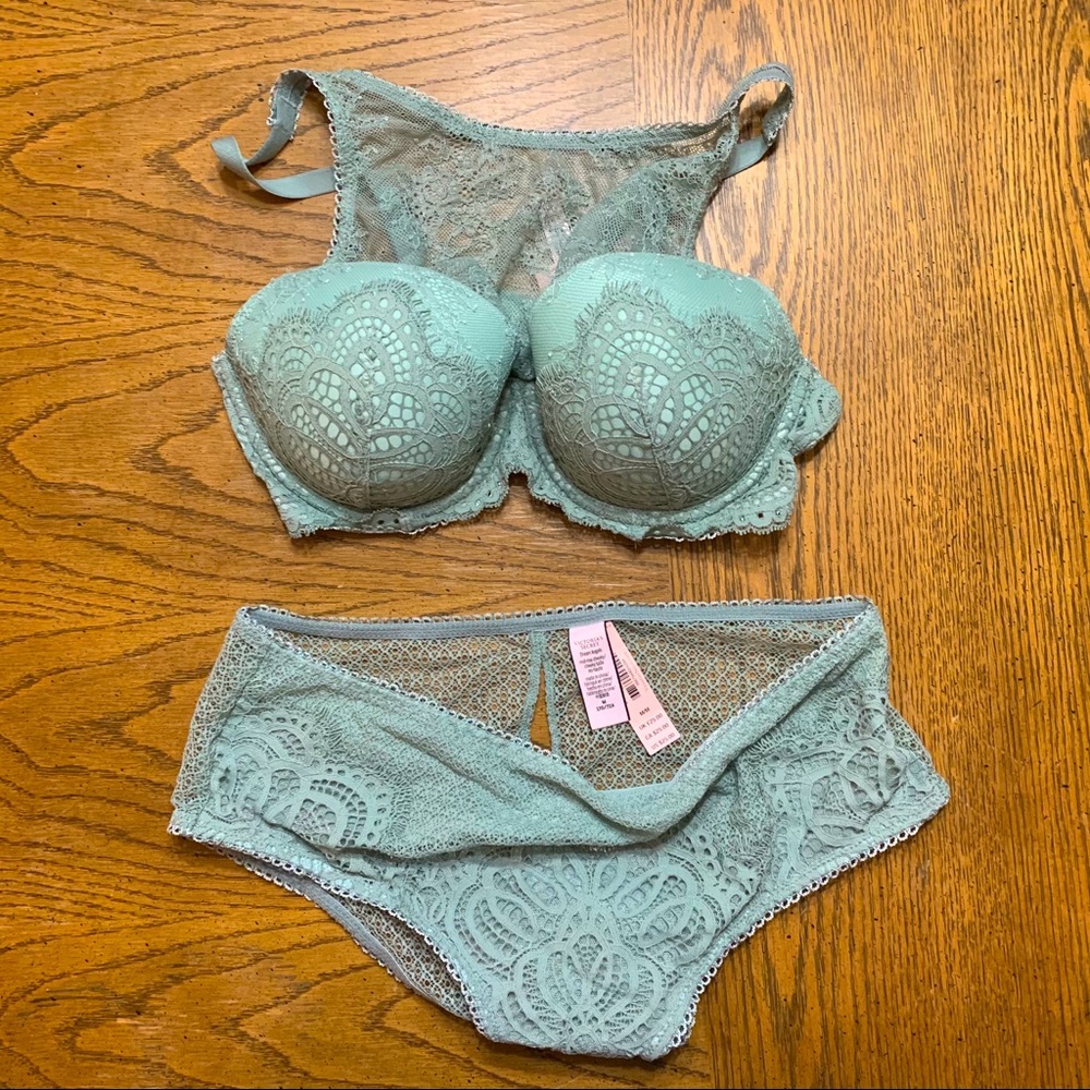 Bra & panty set, 34D / M. NWT
